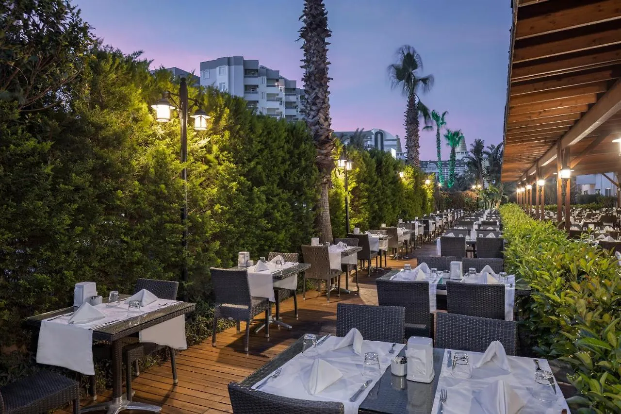 Wyndham Garden Lara Hotel Antalya 4*,